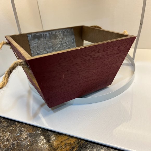 Apple Orchard home decor wooden boxes with Rope handles 7 x 6 x 4 inches, EUC - Picture 3 of 10